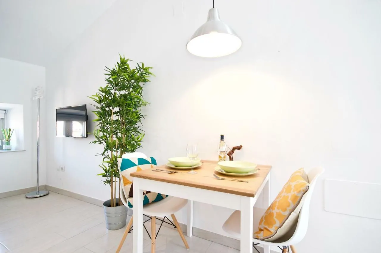 Malagaurbanrooms - Central Suites Apartment Malaga